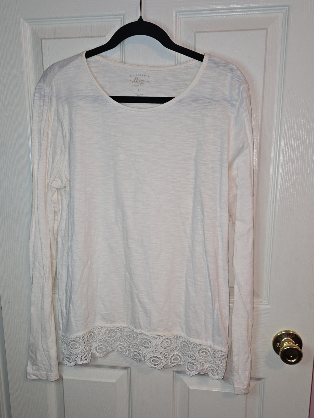 Bass White Long Sleeve Top with Lace Hem